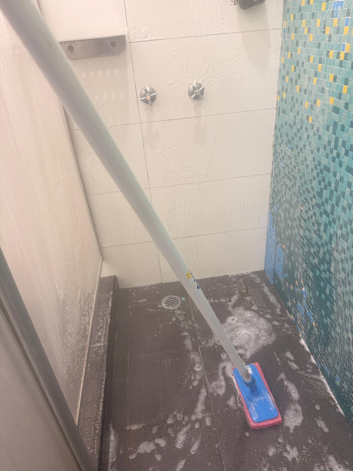 Bathroom deep clean